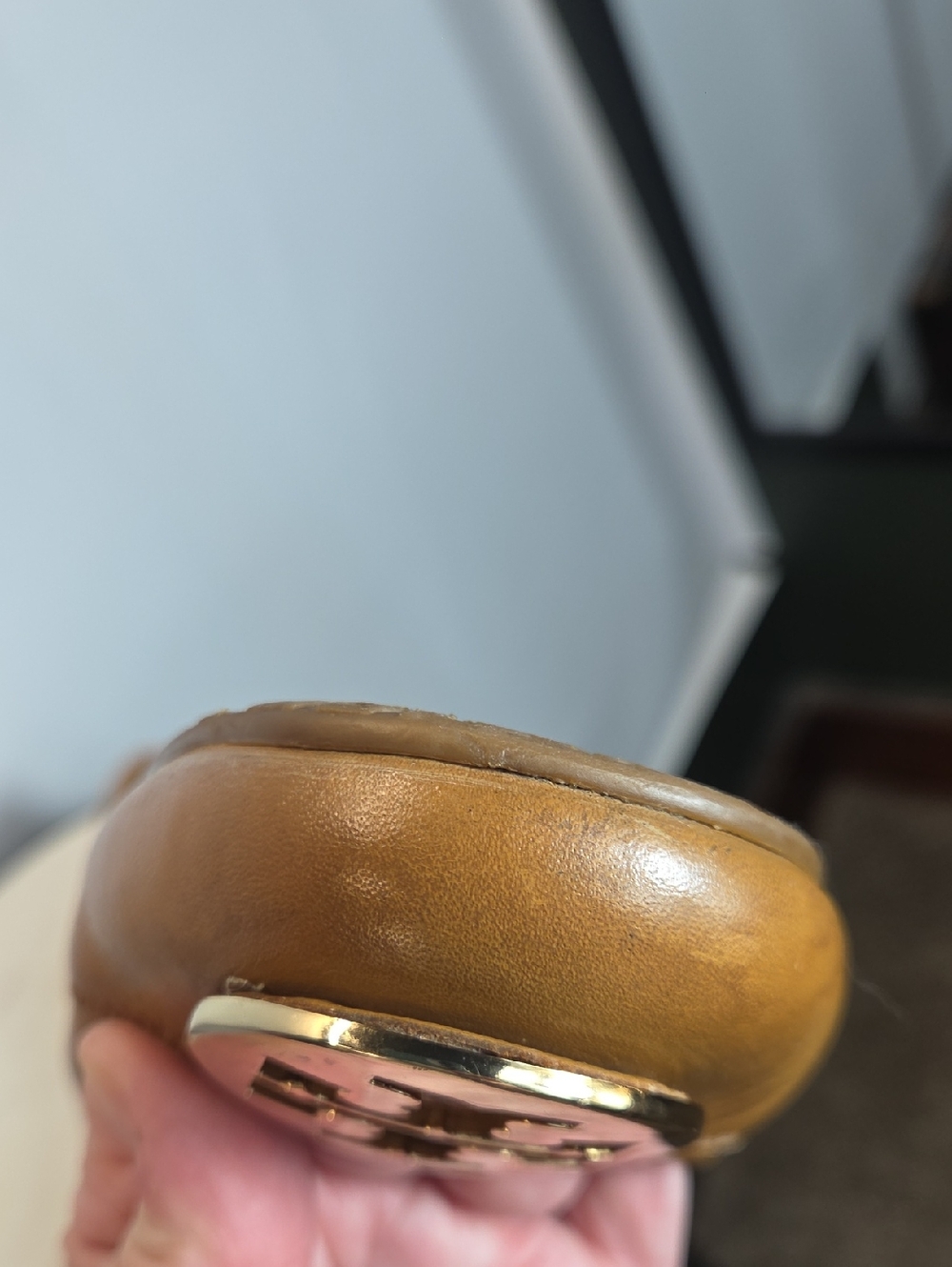 Tory Burch Tan Leather Round-Toe Flats with Gold Logo Size 7.5 - Picture 9 of 13